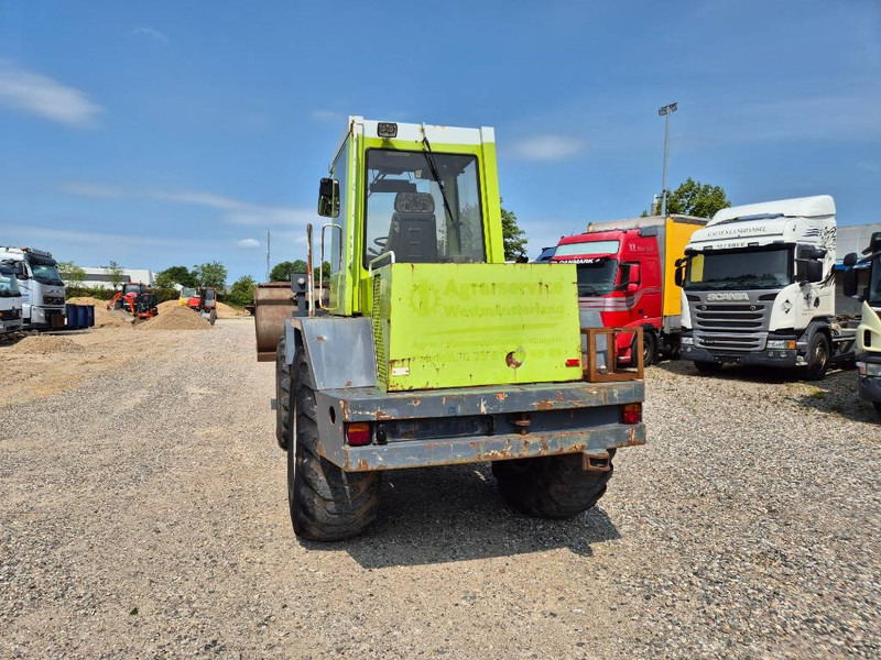 O & K L15 With bucket and quickshift - Колёсный погрузчик: фото 5 O & K L15 With bucket and quickshift - Колёсный погрузчик: фото 5