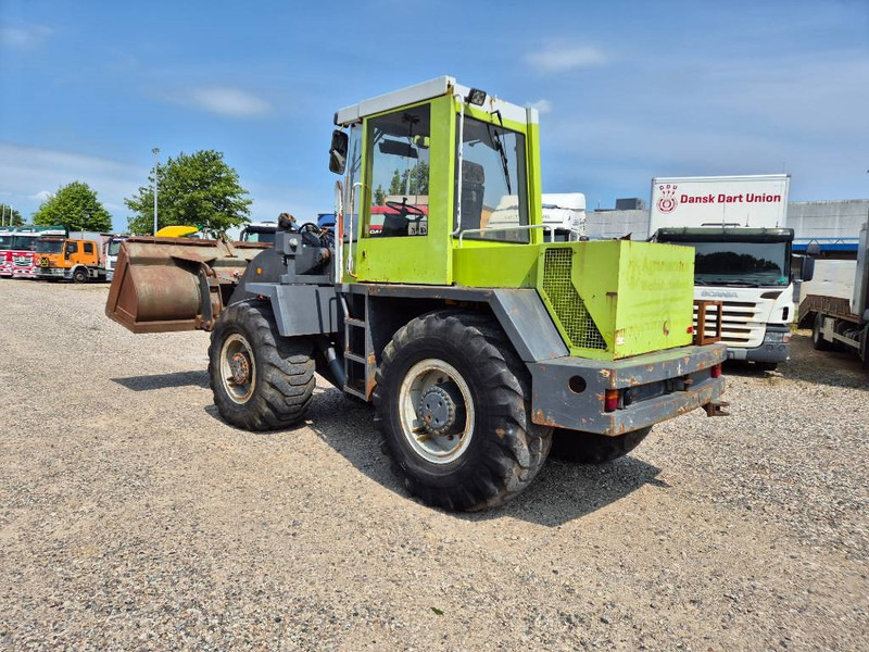 O & K L15 With bucket and quickshift - Колёсный погрузчик: фото 4 O & K L15 With bucket and quickshift - Колёсный погрузчик: фото 4