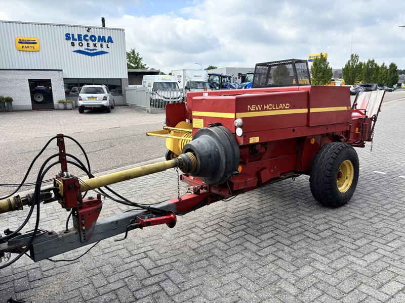 Пресс-подборщик тюковый New Holland 570 Kleine Balenpers: фото 1