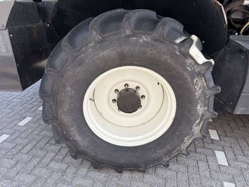 Кормоуборочный комбайн New Holland FR550 Forage Cruiser + Krone Easycollect: фото 8