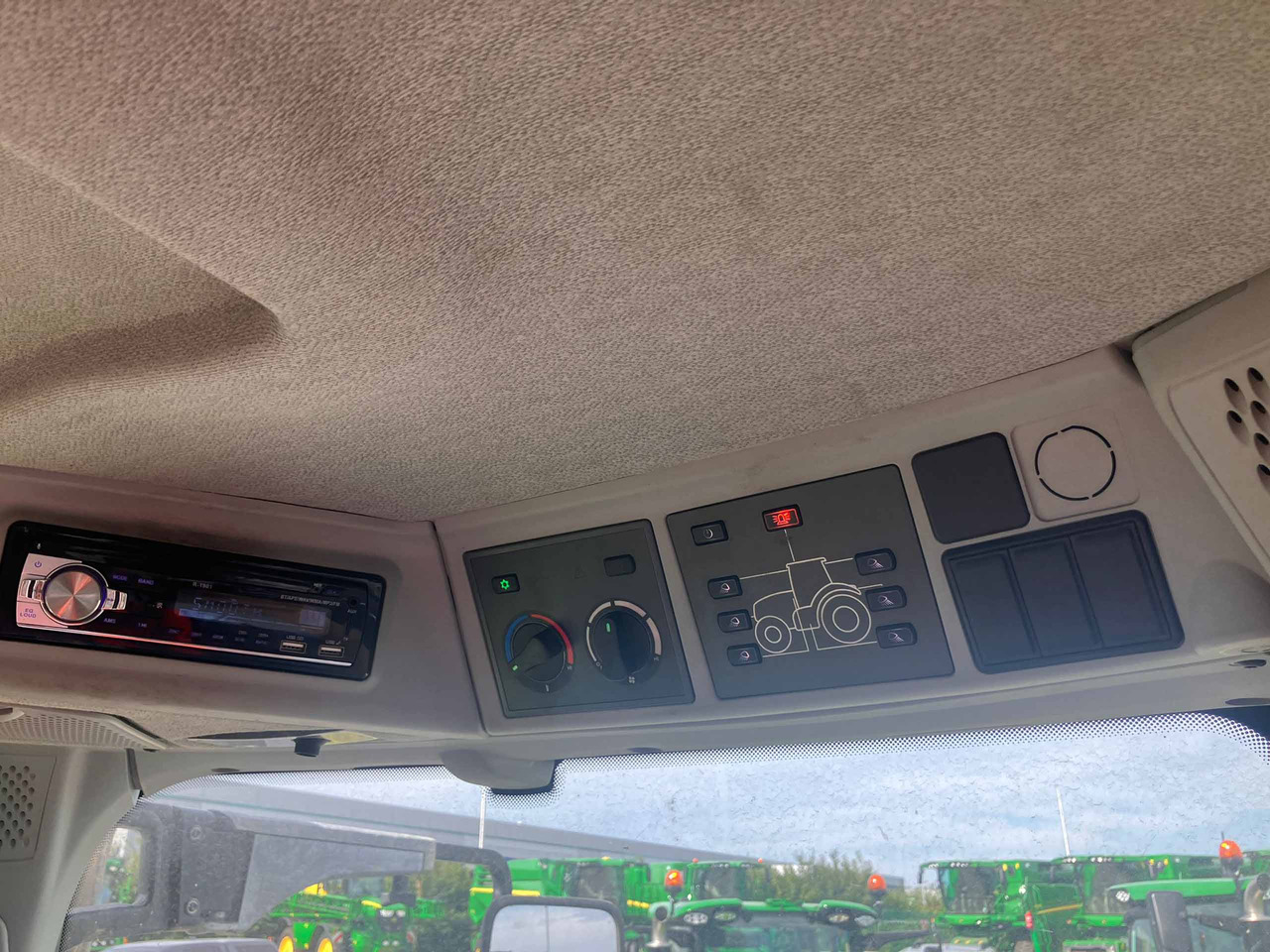 Трактор Claas Arion 640: фото 20