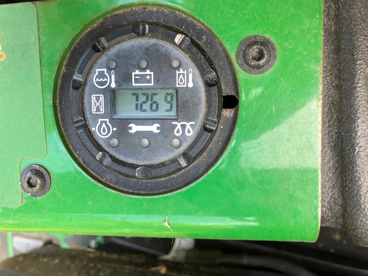 John Deere 1570 Commercial Outfront with 72 inch rear discharge deck - Газонокосилка: фото 5 John Deere 1570 Commercial Outfront with 72 inch rear discharge deck - Газонокосилка: фото 5