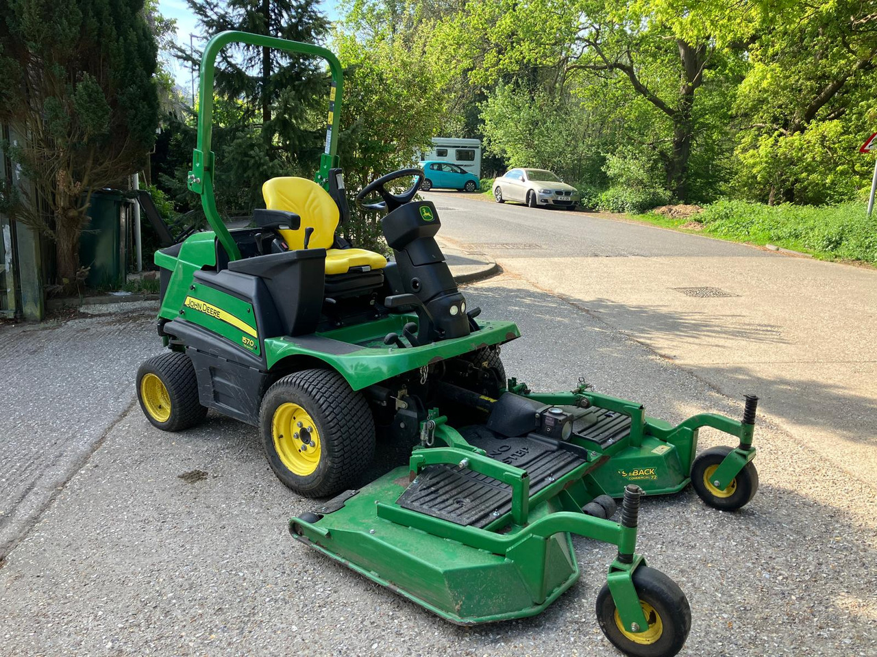 John Deere 1570 Commercial Outfront with 72 inch rear discharge deck - Газонокосилка: фото 1 John Deere 1570 Commercial Outfront with 72 inch rear discharge deck - Газонокосилка: фото 1