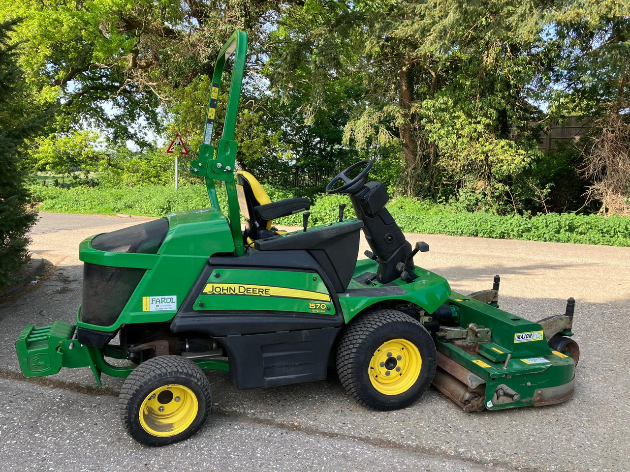 John Deere 1570 Outfront c/w Major Synergy deck - Газонокосилка: фото 2 John Deere 1570 Outfront c/w Major Synergy deck - Газонокосилка: фото 2