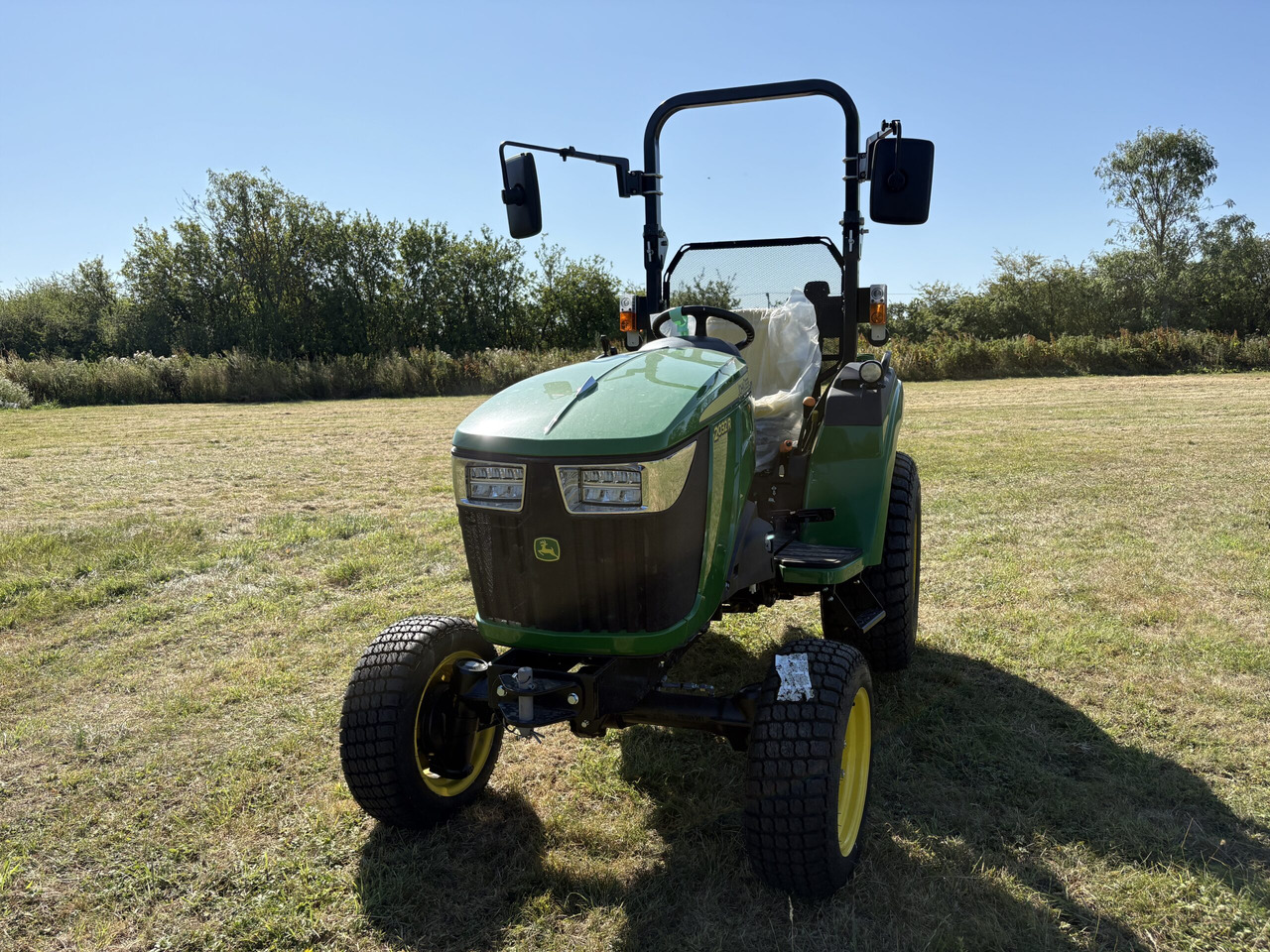 John Deere 2032R Compact Tractor - Минитрактор: фото 2 John Deere 2032R Compact Tractor - Минитрактор: фото 2