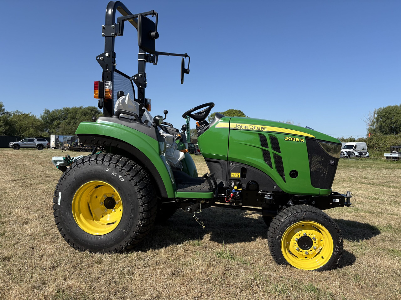 John Deere 2038R Compact Tractor - Минитрактор: фото 2 John Deere 2038R Compact Tractor - Минитрактор: фото 2