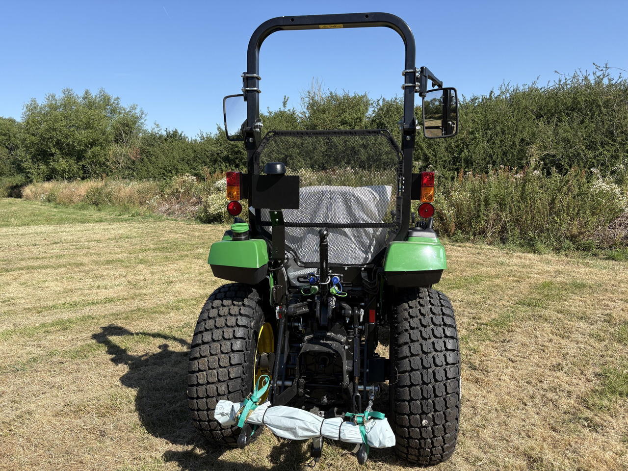 John Deere 2038R Compact Tractor - Минитрактор: фото 4 John Deere 2038R Compact Tractor - Минитрактор: фото 4