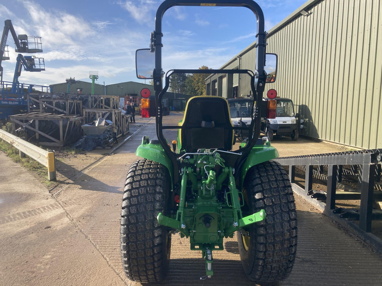 John Deere 3046R compact tractor - Минитрактор: фото 4 John Deere 3046R compact tractor - Минитрактор: фото 4
