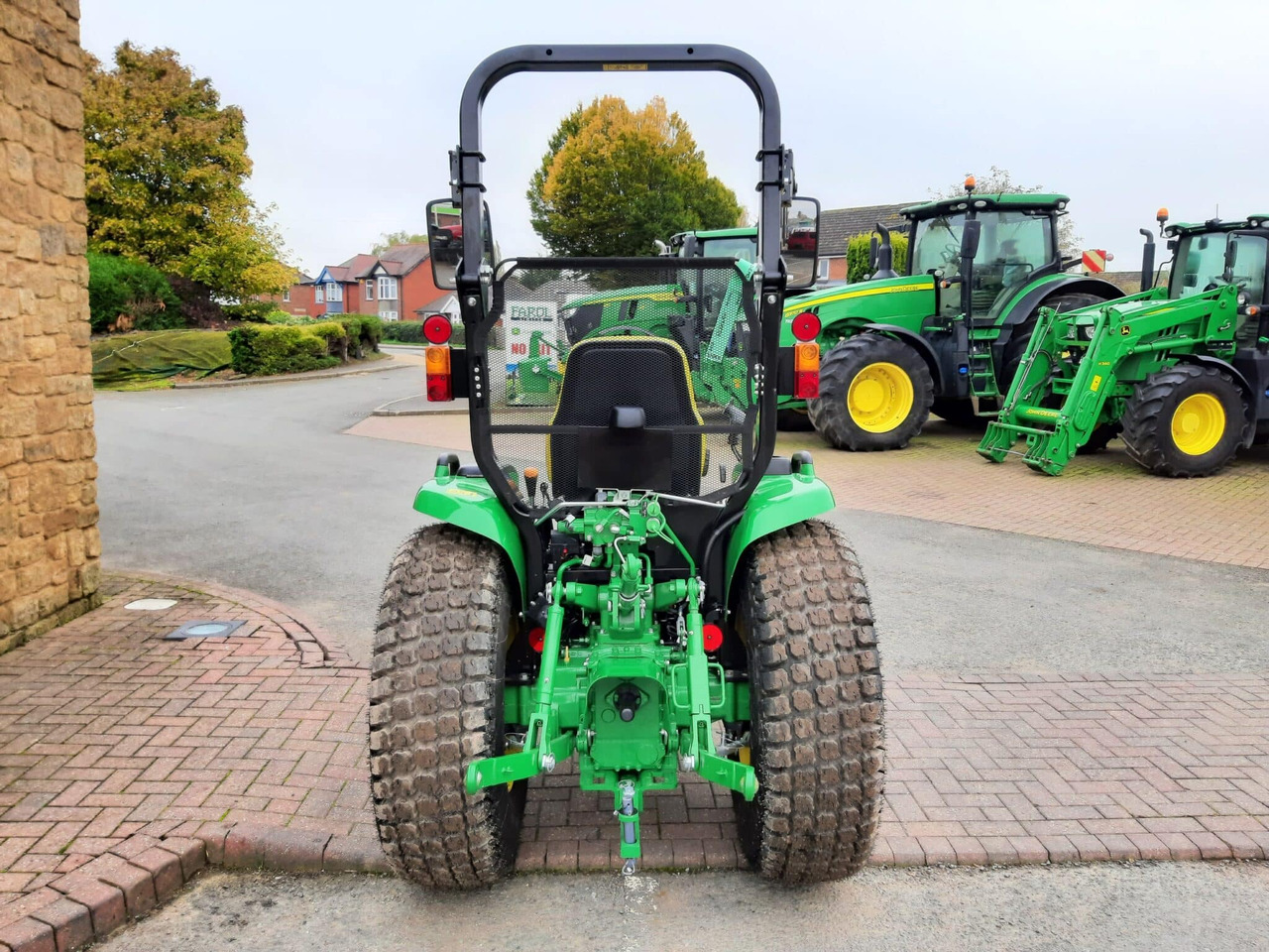 John Deere 3046R compact tractor - Минитрактор: фото 5 John Deere 3046R compact tractor - Минитрактор: фото 5