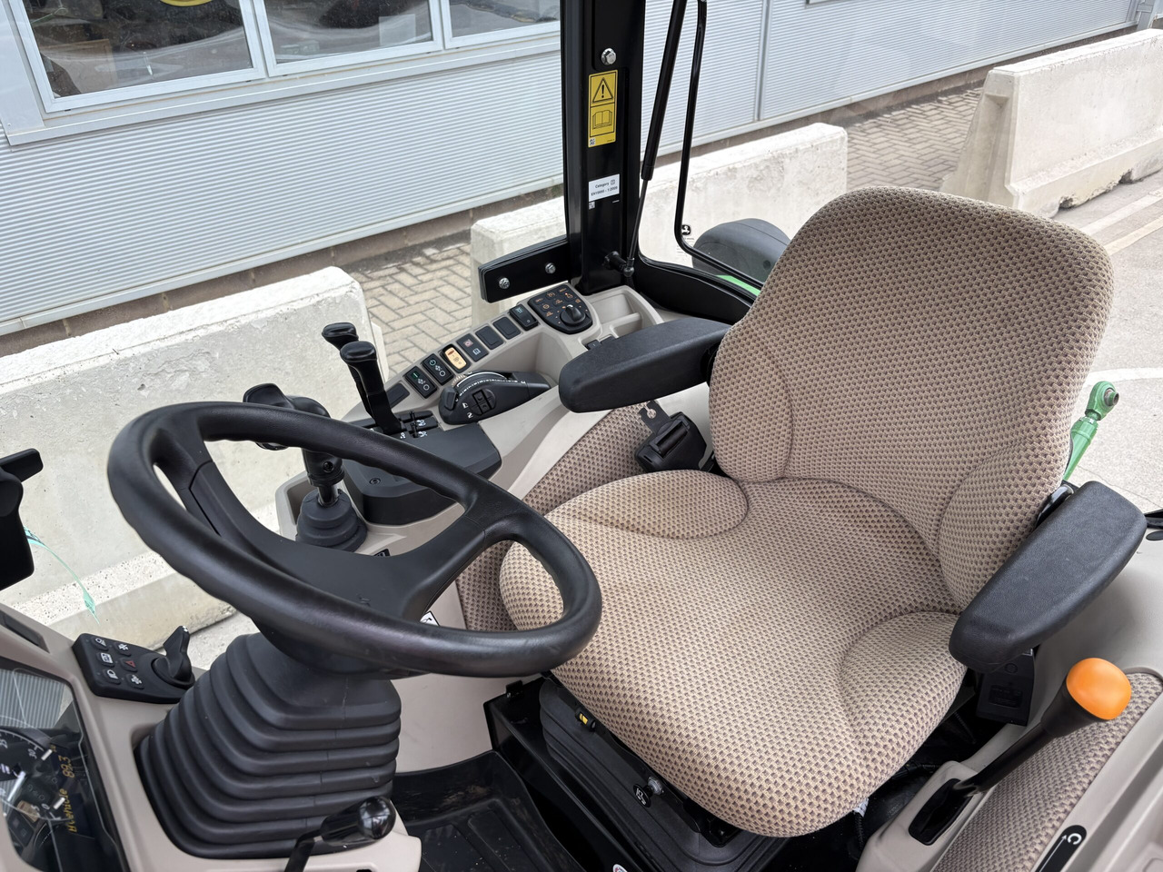 John Deere 4066R Compact Tractor - Минитрактор: фото 5 John Deere 4066R Compact Tractor - Минитрактор: фото 5