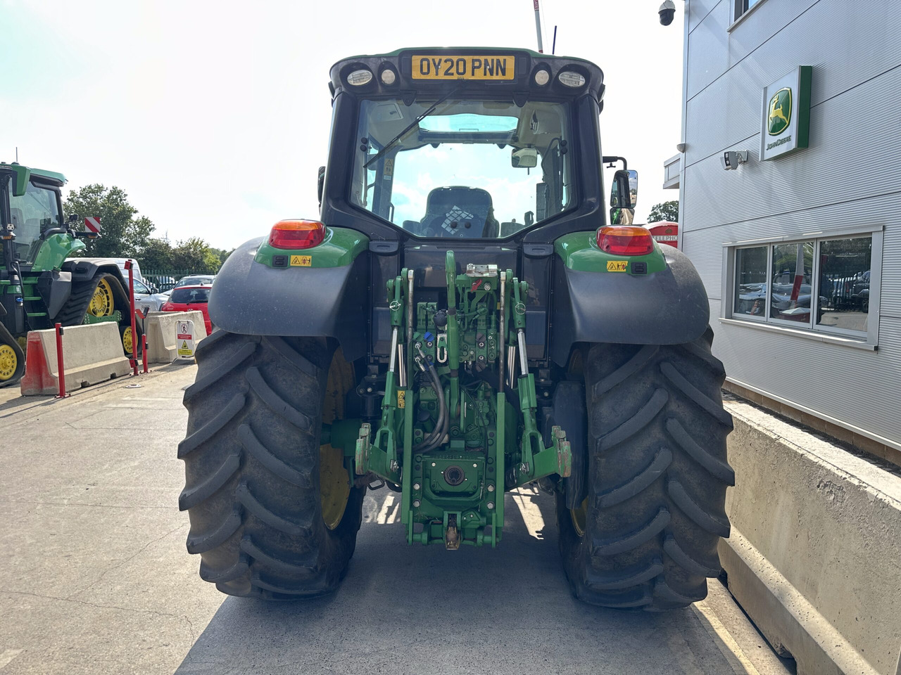 John Deere 6120M - Трактор: фото 4 John Deere 6120M - Трактор: фото 4