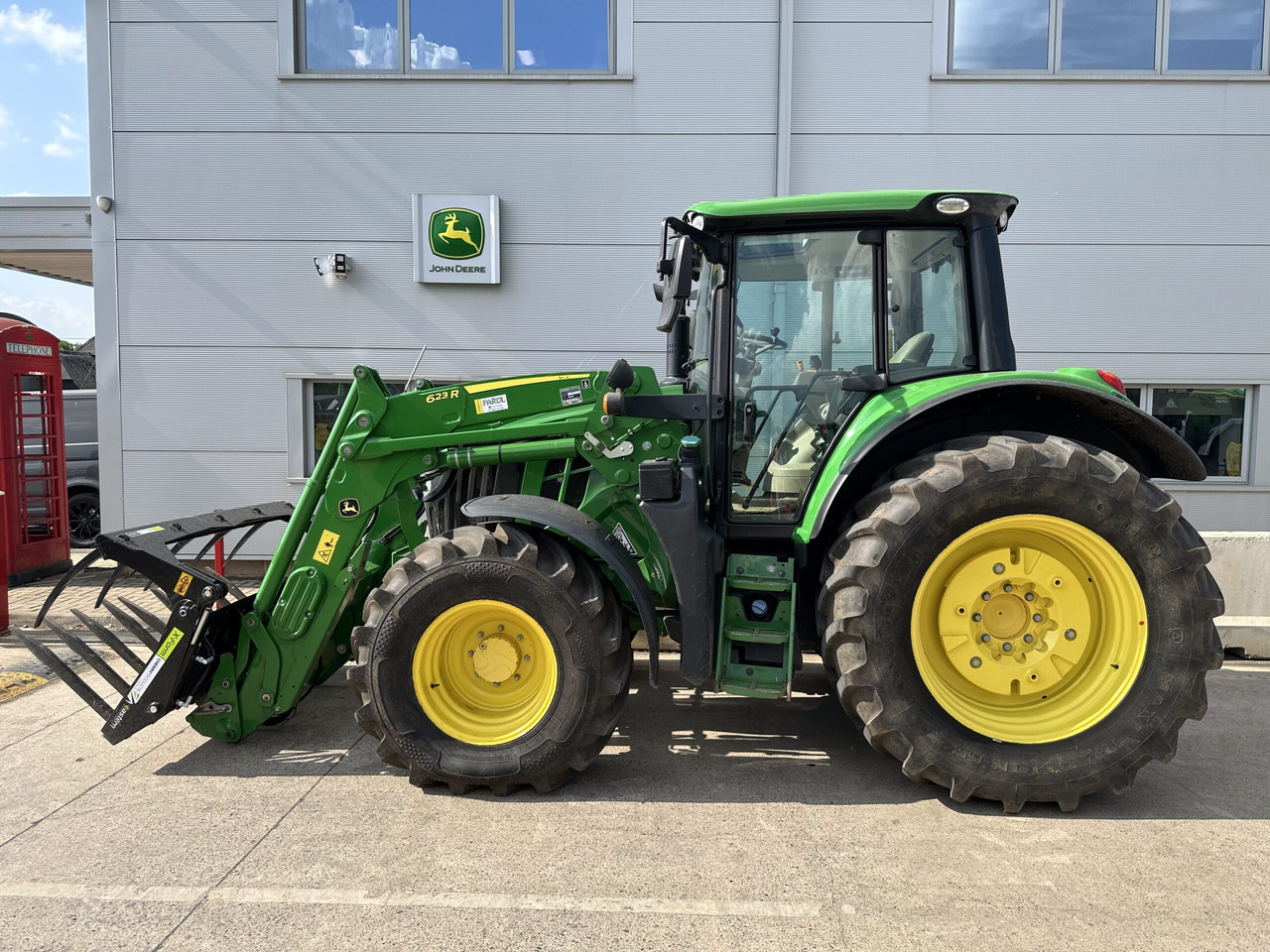 John Deere 6120M - Трактор: фото 2 John Deere 6120M - Трактор: фото 2
