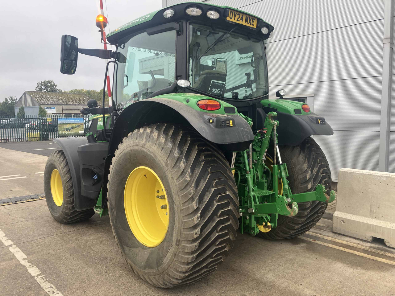 John Deere 6R 130 - Трактор: фото 3 John Deere 6R 130 - Трактор: фото 3