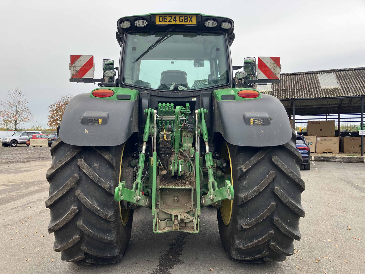 John Deere 6R 215 - Трактор: фото 4 John Deere 6R 215 - Трактор: фото 4