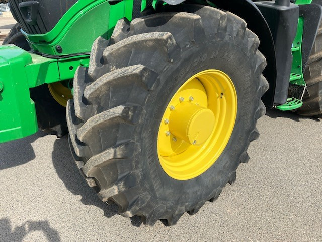John Deere 6R 250 - Трактор: фото 2 John Deere 6R 250 - Трактор: фото 2