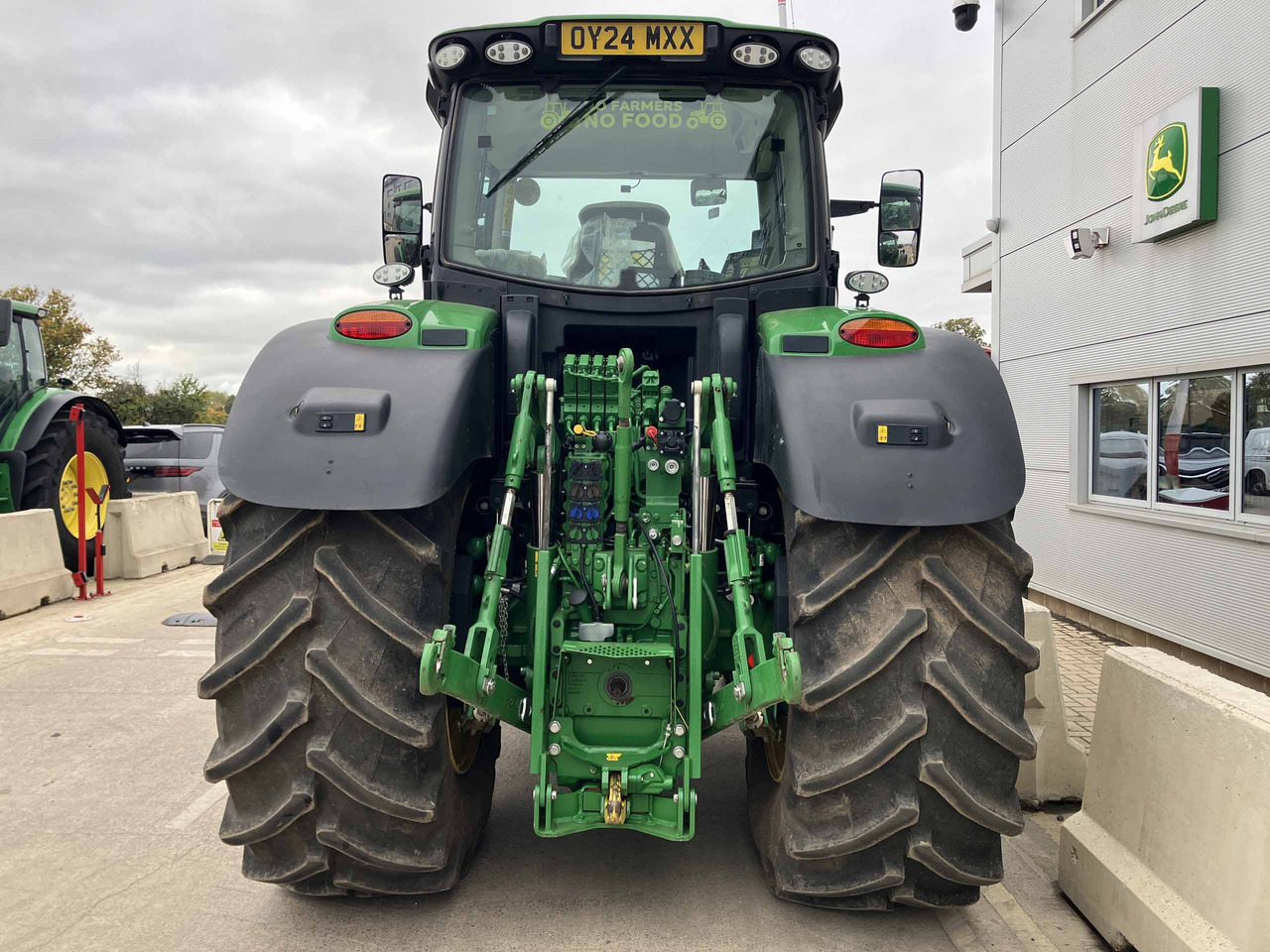 John Deere 6R 250 - Трактор: фото 4 John Deere 6R 250 - Трактор: фото 4