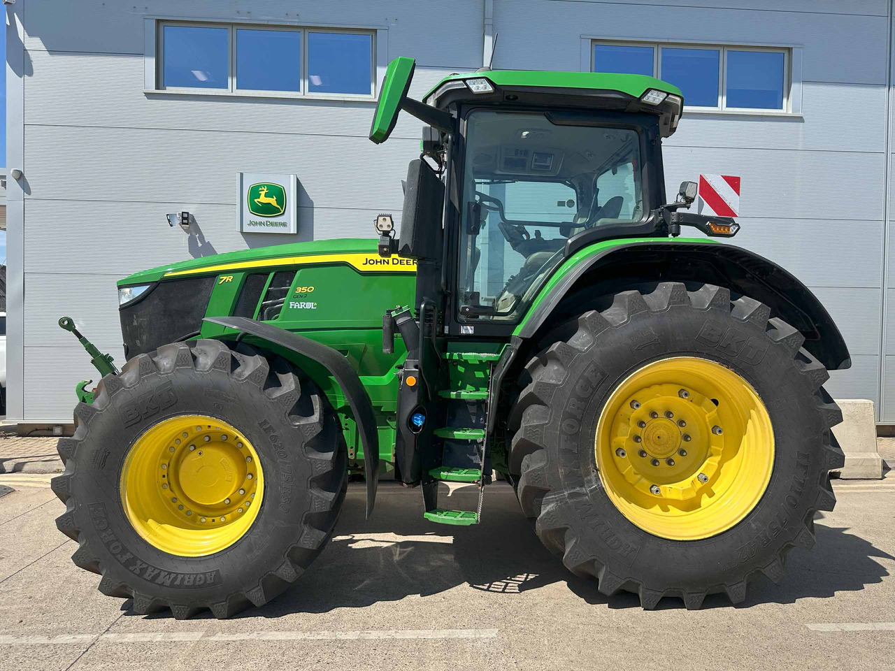 John Deere 7R 350 - Трактор: фото 3 John Deere 7R 350 - Трактор: фото 3