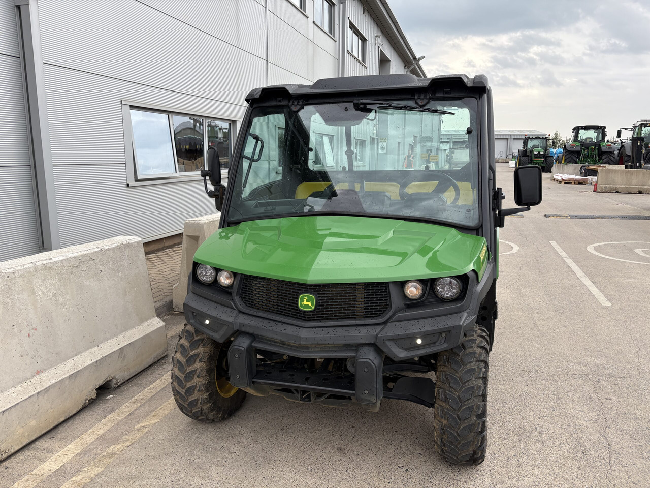 John Deere XUV865M Gator - Квадроцикл: фото 2 John Deere XUV865M Gator - Квадроцикл: фото 2
