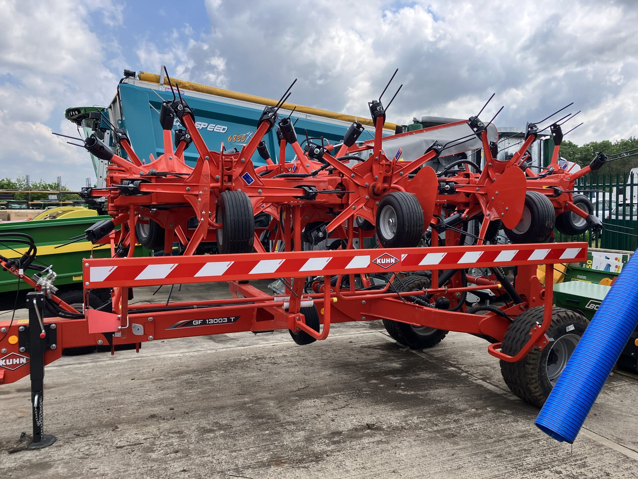 Kuhn GF13003 - Техника для сенозаготовки: фото 2 Kuhn GF13003 - Техника для сенозаготовки: фото 2