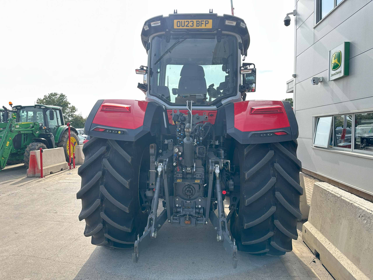 Massey Ferguson 8S.245 - Трактор: фото 4 Massey Ferguson 8S.245 - Трактор: фото 4