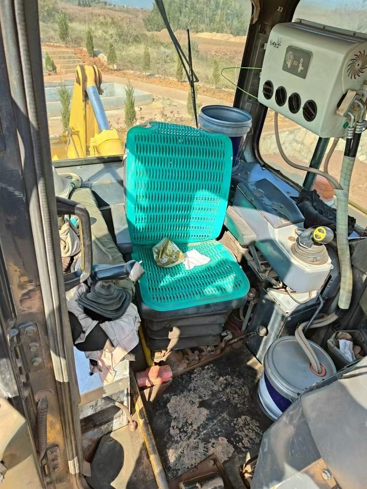 Bulldozer Prices Used Bulldozer Market Used Caterpillar D5 D6 D7 komatsu 155a 375 Kenya Used Equipment Market Cheap Bulldozer - Бульдозер: фото 4 Bulldozer Prices Used Bulldozer Market Used Caterpillar D5 D6 D7 komatsu 155a 375 Kenya Used Equipment Market Cheap Bulldozer - Бульдозер: фото 4