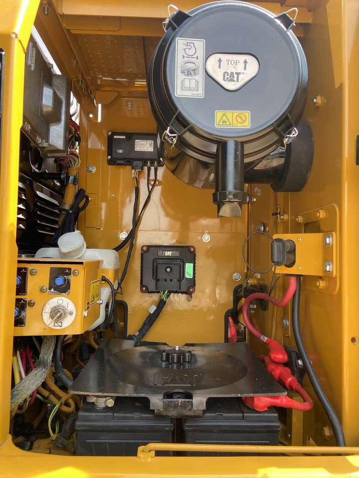 CAT 320 D 2 - Гусеничный экскаватор: фото 3 CAT 320 D 2 - Гусеничный экскаватор: фото 3