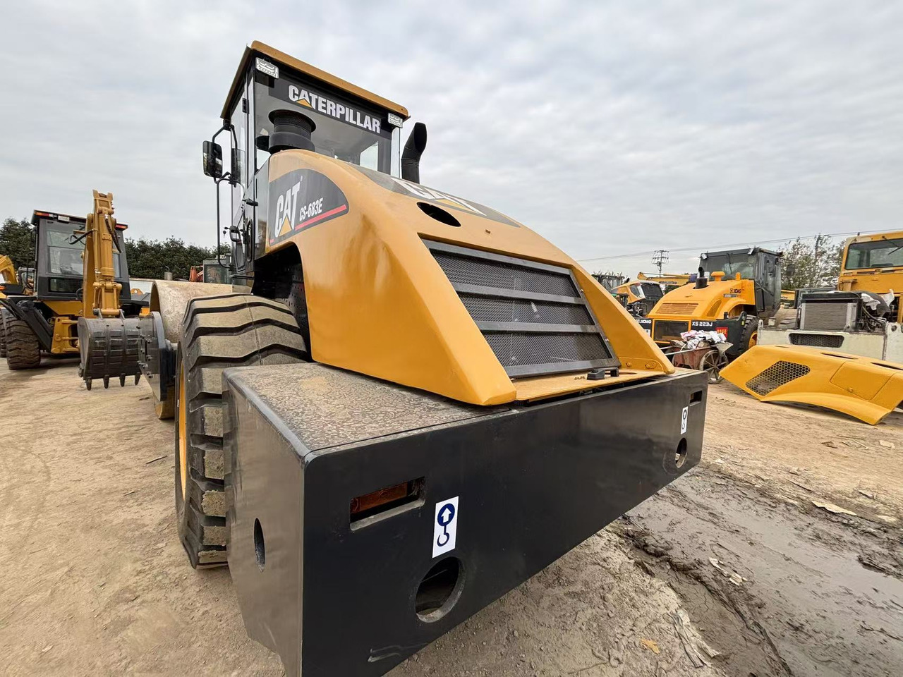 CATERPILLAR CS683E - Компактор: фото 2 CATERPILLAR CS683E - Компактор: фото 2