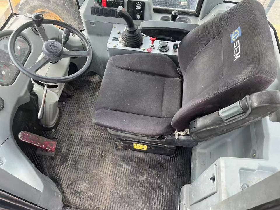 Earthmoving Machinery SEM 655F 655d 656d 656f 5ton Wheel Loader With Competitive Price SEM655D 655D - Колёсный погрузчик: фото 3 Earthmoving Machinery SEM 655F 655d 656d 656f 5ton Wheel Loader With Competitive Price SEM655D 655D - Колёсный погрузчик: фото 3