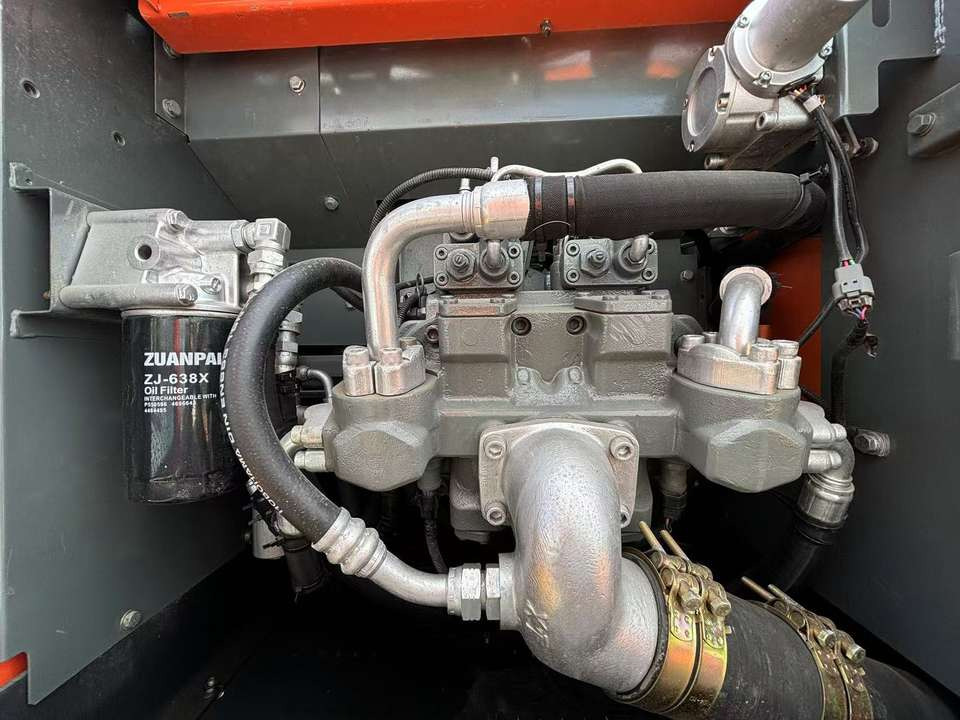 HITACHI ZX200-3 - Гусеничный экскаватор: фото 4 HITACHI ZX200-3 - Гусеничный экскаватор: фото 4