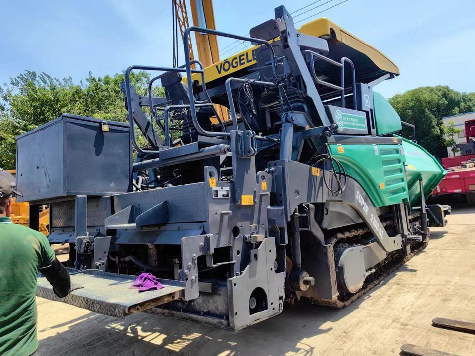 High Quality Used VOGELE 2100-3L Paver Construction Machinery Good Condition VOGELE Paver - Асфальтоукладчик: фото 2 High Quality Used VOGELE 2100-3L Paver Construction Machinery Good Condition VOGELE Paver - Асфальтоукладчик: фото 2
