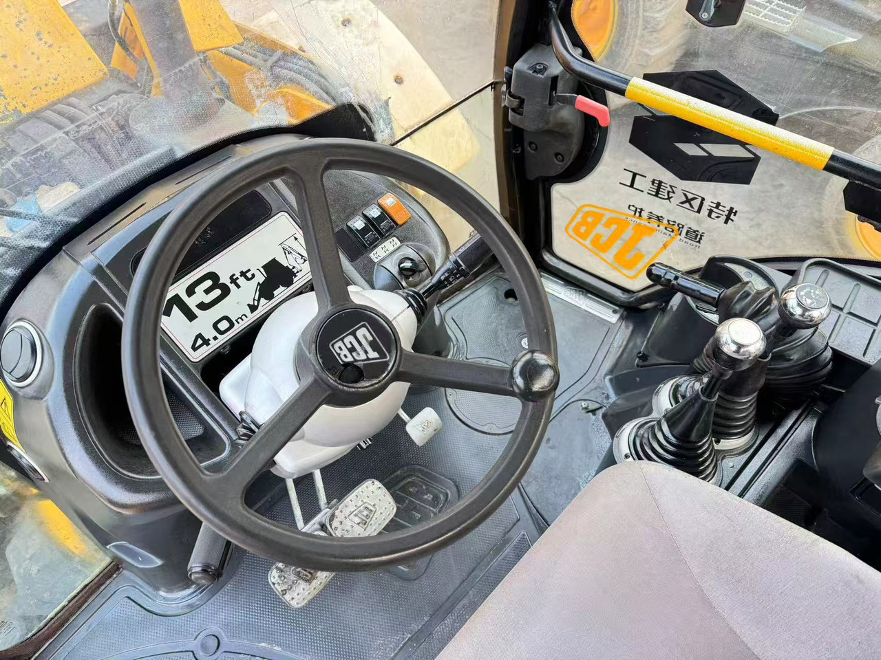 Экскаватор-погрузчик JCB 4CX: фото 11 Экскаватор-погрузчик JCB 4CX: фото 11