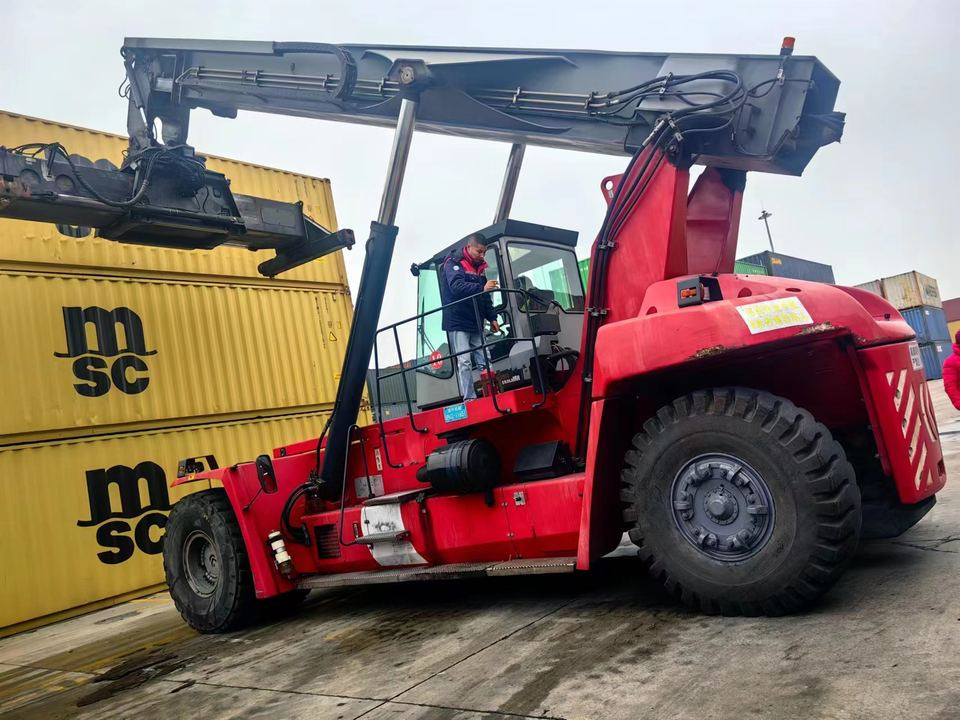 Kalmar DRF450 Sweden Kalmar Used 45 Ton Reach Stacker for Containers to Popularly Sell - Ричстакер: фото 5 Kalmar DRF450 Sweden Kalmar Used 45 Ton Reach Stacker for Containers to Popularly Sell - Ричстакер: фото 5