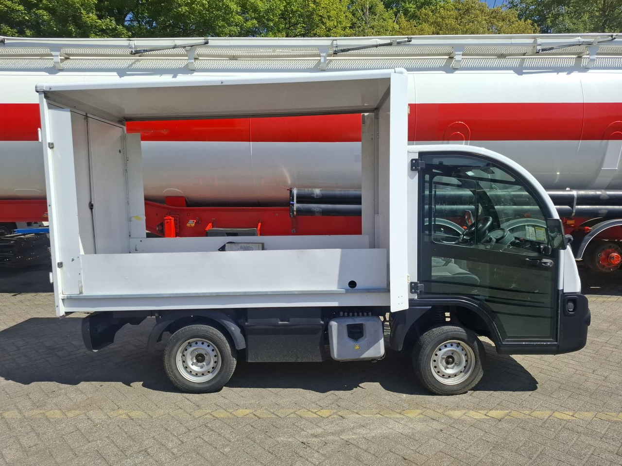 Aixam Mega E-Worker Elektrische Bakwagen RV-606-R - Гольф-кар: фото 3 Aixam Mega E-Worker Elektrische Bakwagen RV-606-R - Гольф-кар: фото 3