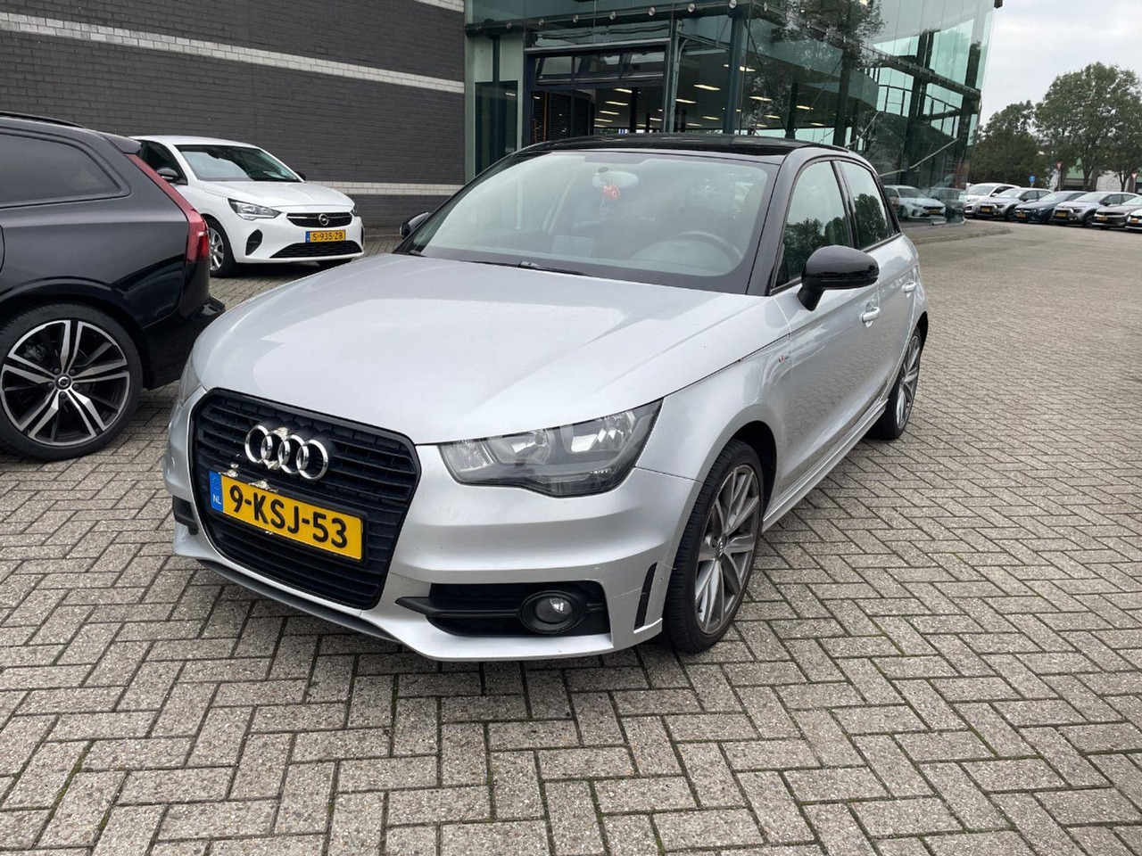 Audi A1 Sportback 1.2 TFSI Admired | 2013 | 216.082 km | 9KSJ53 | NAP: Logisch - Хэтчбек: фото 1 Audi A1 Sportback 1.2 TFSI Admired | 2013 | 216.082 km | 9KSJ53 | NAP: Logisch - Хэтчбек: фото 1