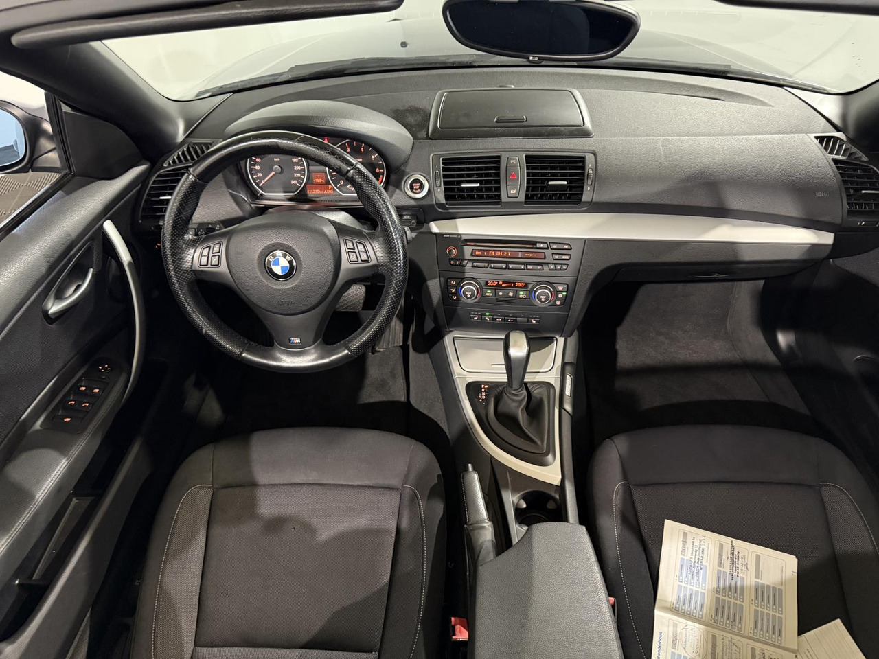 BMW | 1-serie Cabrio | 118i High Executive | 2009 | 114.310 km | 43HZT4 | Logisch - Легковой автомобиль: фото 2 BMW | 1-serie Cabrio | 118i High Executive | 2009 | 114.310 km | 43HZT4 | Logisch - Легковой автомобиль: фото 2