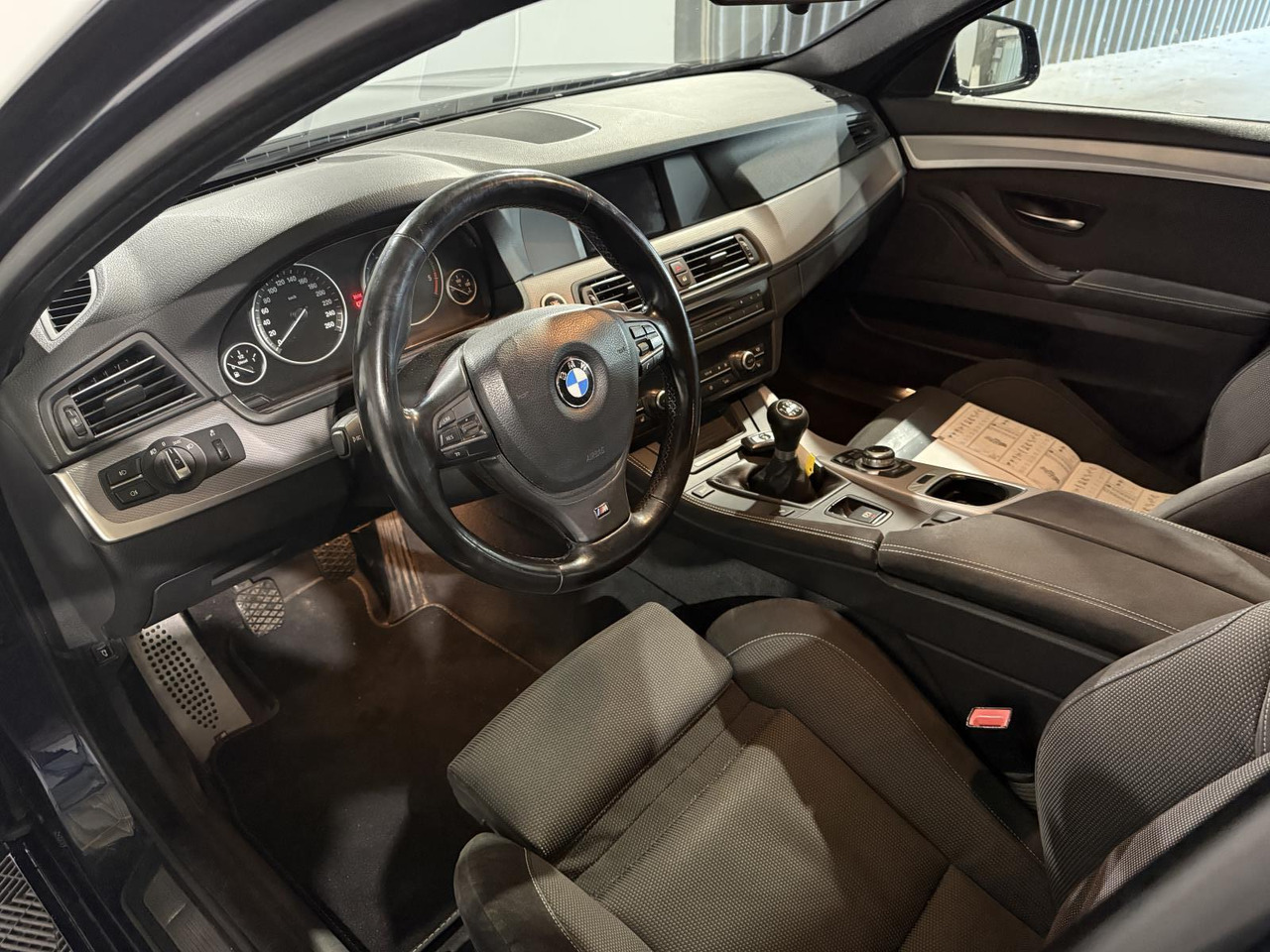 BMW | 5-serie Touring | 520d High Executive | 2011 | 320.778 km | TZ672J | Geen oordeel - Легковой автомобиль: фото 5 BMW | 5-serie Touring | 520d High Executive | 2011 | 320.778 km | TZ672J | Geen oordeel - Легковой автомобиль: фото 5