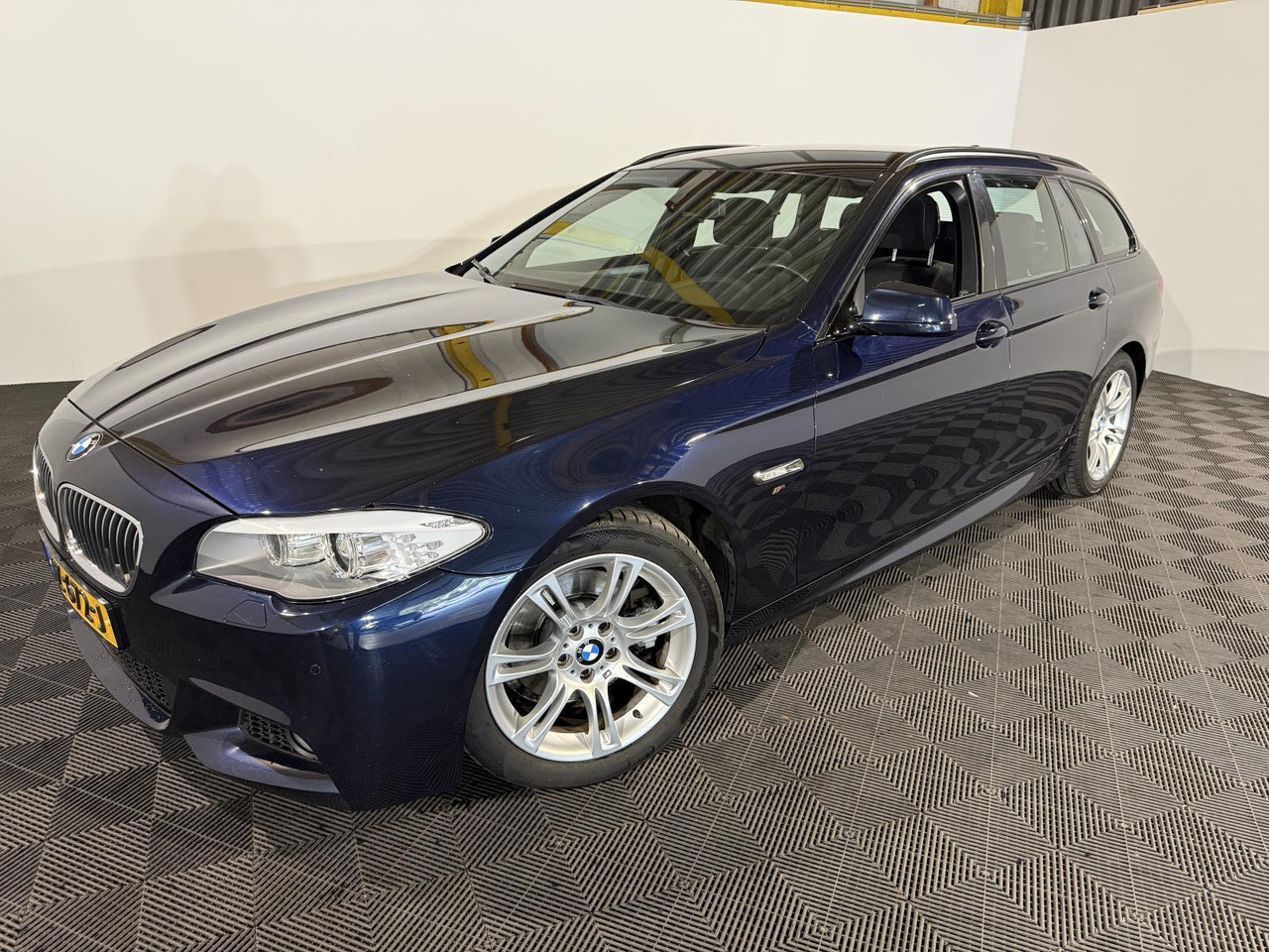 BMW | 5-serie Touring | 520d High Executive | 2011 | 320.778 km | TZ672J | Geen oordeel - Легковой автомобиль: фото 1 BMW | 5-serie Touring | 520d High Executive | 2011 | 320.778 km | TZ672J | Geen oordeel - Легковой автомобиль: фото 1