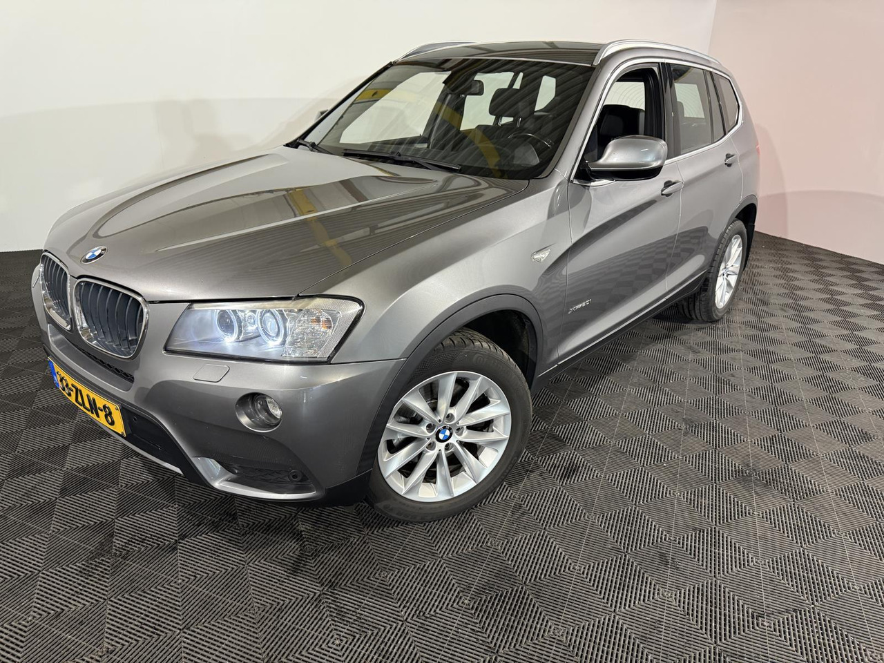 BMW | X3 | xDrive20i High Executive | 2013 | 252.834 km | Automaat | 33ZLN8 | Logisch - Внедорожник: фото 1 BMW | X3 | xDrive20i High Executive | 2013 | 252.834 km | Automaat | 33ZLN8 | Logisch - Внедорожник: фото 1