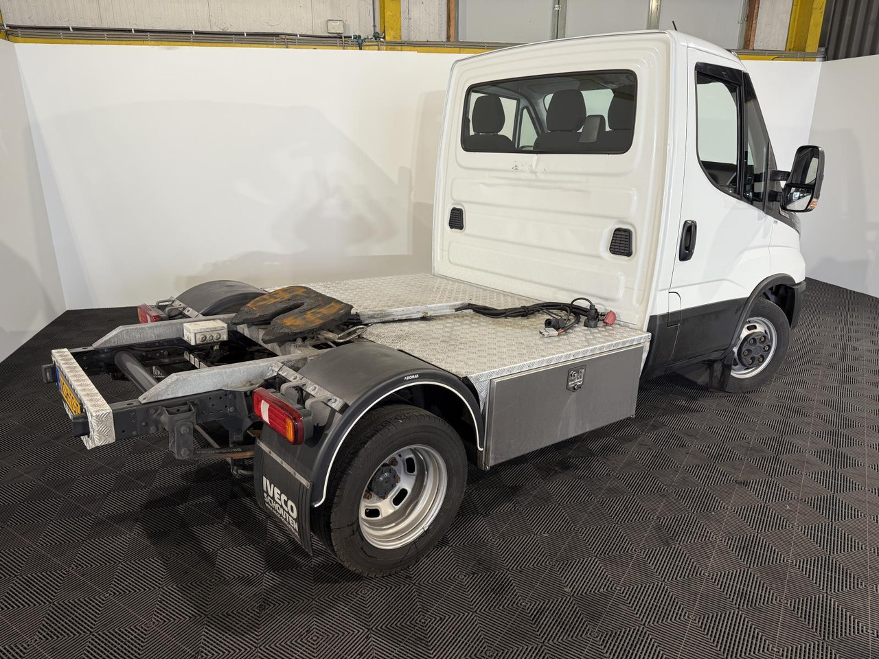 Iveco 40C18 Daily VSH-15-F 201.901 km - Малотоннажный седельный тягач: фото 3 Iveco 40C18 Daily VSH-15-F 201.901 km - Малотоннажный седельный тягач: фото 3