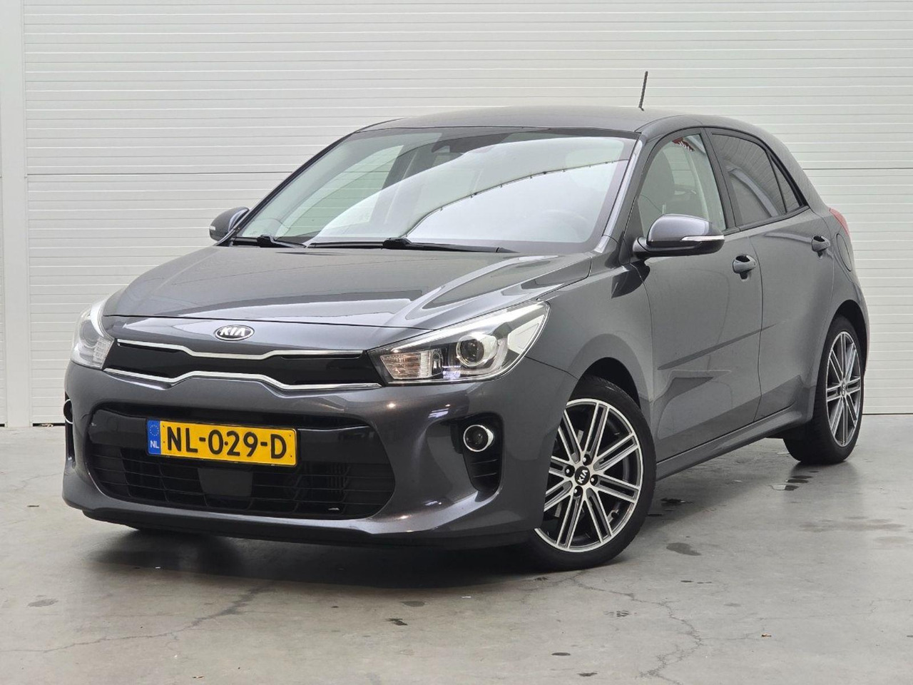 Kia Rio 1.0 TGDI First Edition | 2017 | 164.595 km | NL029D | NAP: Logisch - Хэтчбек: фото 1 Kia Rio 1.0 TGDI First Edition | 2017 | 164.595 km | NL029D | NAP: Logisch - Хэтчбек: фото 1