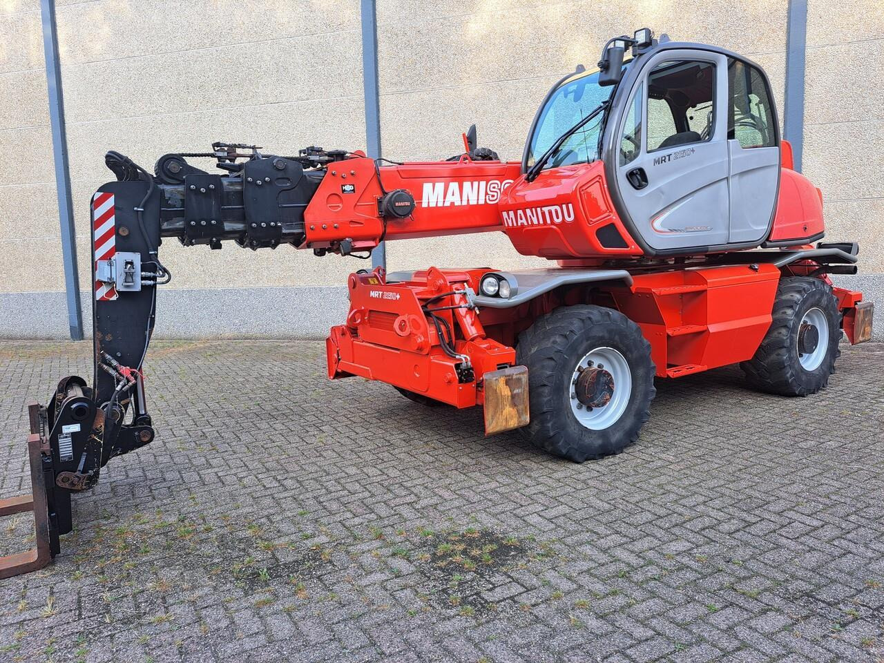 Manitou MRT 2150+ Privilege All-Terrain Roterende Verreiker (2015) - Телескопический погрузчик: фото 2 Manitou MRT 2150+ Privilege All-Terrain Roterende Verreiker (2015) - Телескопический погрузчик: фото 2