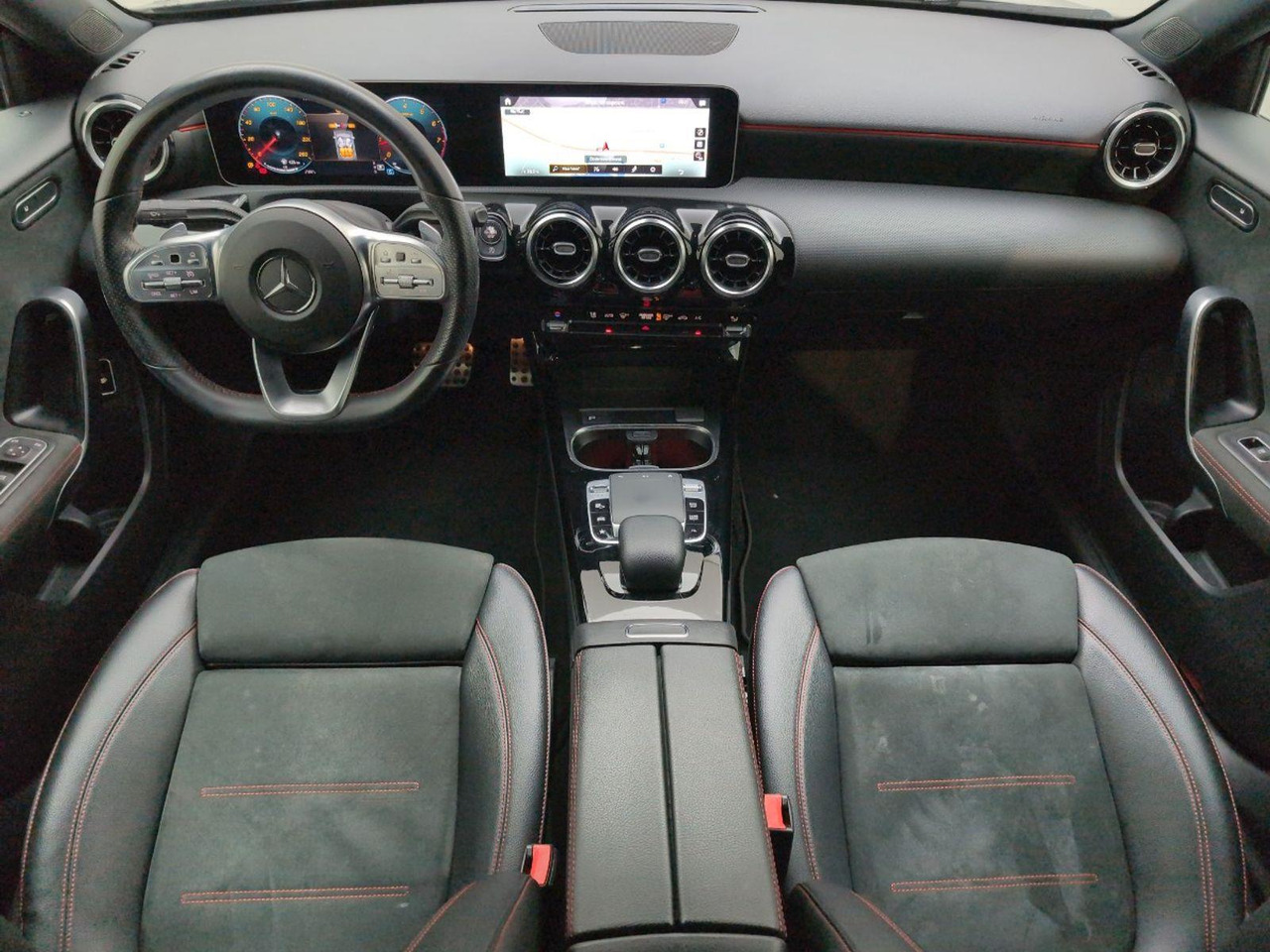 Mercedes-Benz A-klasse 180 Business Solution AMG | 2019 | 114.868 km | Automaat | L971KB | NAP: Geen oordeel - Седан: фото 5 Mercedes-Benz A-klasse 180 Business Solution AMG | 2019 | 114.868 km | Automaat | L971KB | NAP: Geen oordeel - Седан: фото 5