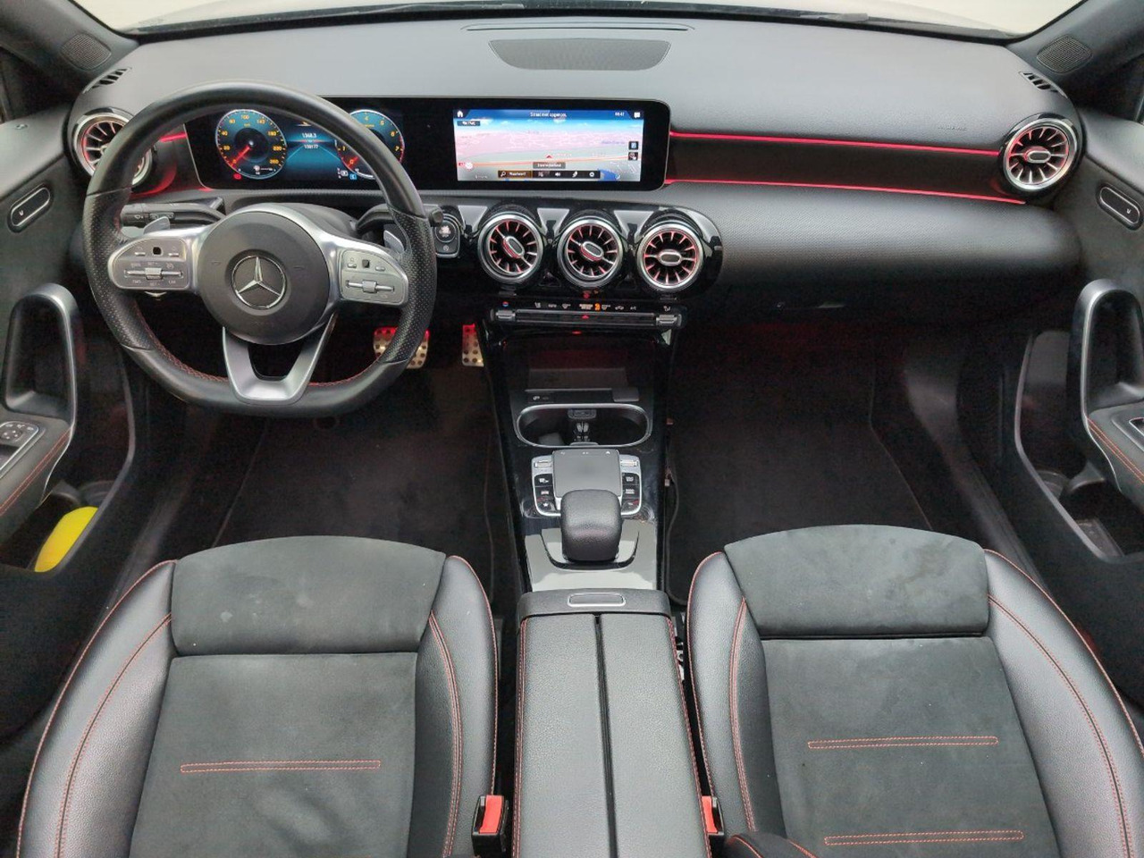 Mercedes-Benz A-klasse 220 4MATIC Premium Plus | 2019 | 130.177 km | Automaat | T127TZ | NAP: Geen oordeel - Хэтчбек: фото 5 Mercedes-Benz A-klasse 220 4MATIC Premium Plus | 2019 | 130.177 km | Automaat | T127TZ | NAP: Geen oordeel - Хэтчбек: фото 5
