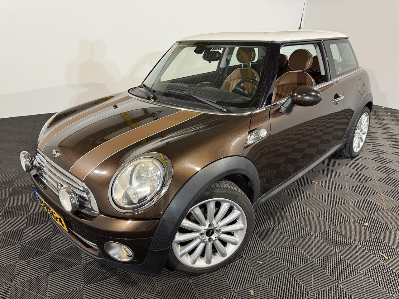 Mini | Mini | 1.6 Cooper Mayfair | 2011 | 199.566 km | 03PFG4 | Logisch - Хэтчбек: фото 1 Mini | Mini | 1.6 Cooper Mayfair | 2011 | 199.566 km | 03PFG4 | Logisch - Хэтчбек: фото 1