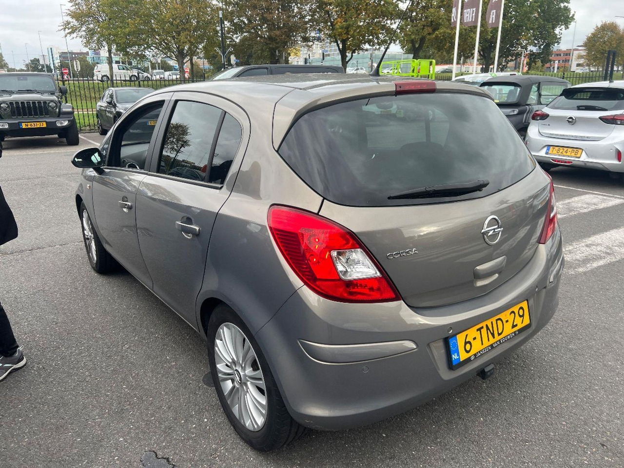 Opel Corsa 1.2 - 16V Cosmo | 2014 | 73.562 km | Automaat | 6TND29 | NAP: Logisch - Хэтчбек: фото 3 Opel Corsa 1.2 - 16V Cosmo | 2014 | 73.562 km | Automaat | 6TND29 | NAP: Logisch - Хэтчбек: фото 3