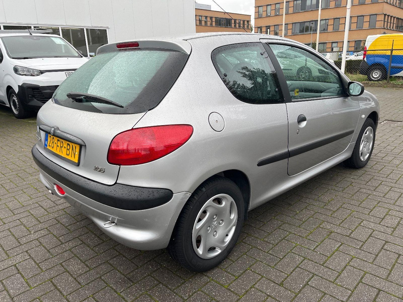 Peugeot 206 1.1 XR | 2000 | 69.922 km | 28FRBN | NAP: Logisch - Хэтчбек: фото 4 Peugeot 206 1.1 XR | 2000 | 69.922 km | 28FRBN | NAP: Logisch - Хэтчбек: фото 4