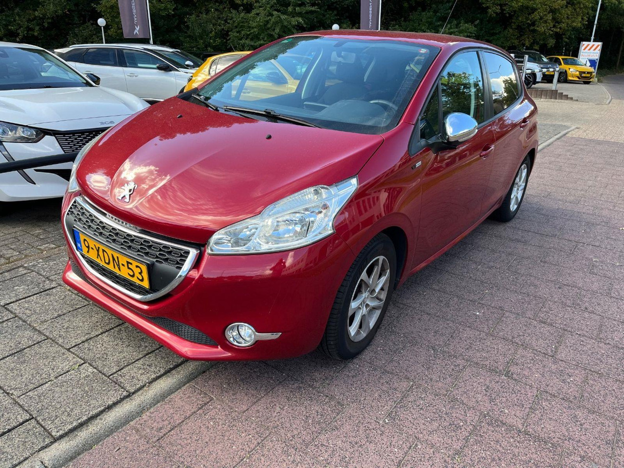 Peugeot 208 1.2 VTi Style | 2014 | 93.815 km | 9XDN53 | NAP: Logisch - Хэтчбек: фото 1 Peugeot 208 1.2 VTi Style | 2014 | 93.815 km | 9XDN53 | NAP: Logisch - Хэтчбек: фото 1