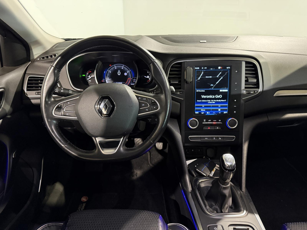 Renault | Mégane Estate | 1.2 TCe Bose | 2017 | 197.462 km | PP713F | Logisch - Легковой автомобиль: фото 4 Renault | Mégane Estate | 1.2 TCe Bose | 2017 | 197.462 km | PP713F | Logisch - Легковой автомобиль: фото 4