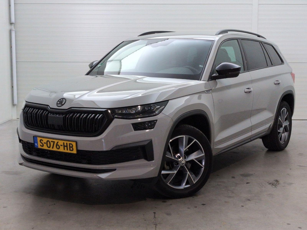 Skoda Kodiaq 1.5 TSI Sportline Business | 2023 | 87.432 km | Automaat | S076HB | NAP: Logisch - Внедорожник: фото 1 Skoda Kodiaq 1.5 TSI Sportline Business | 2023 | 87.432 km | Automaat | S076HB | NAP: Logisch - Внедорожник: фото 1
