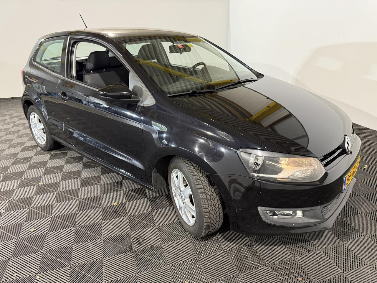 Volkswagen | Polo | 1.2 TSI Comfortline | 2011 | 290.823 km | 89RLR3 | Logisch - Хэтчбек: фото 3 Volkswagen | Polo | 1.2 TSI Comfortline | 2011 | 290.823 km | 89RLR3 | Logisch - Хэтчбек: фото 3